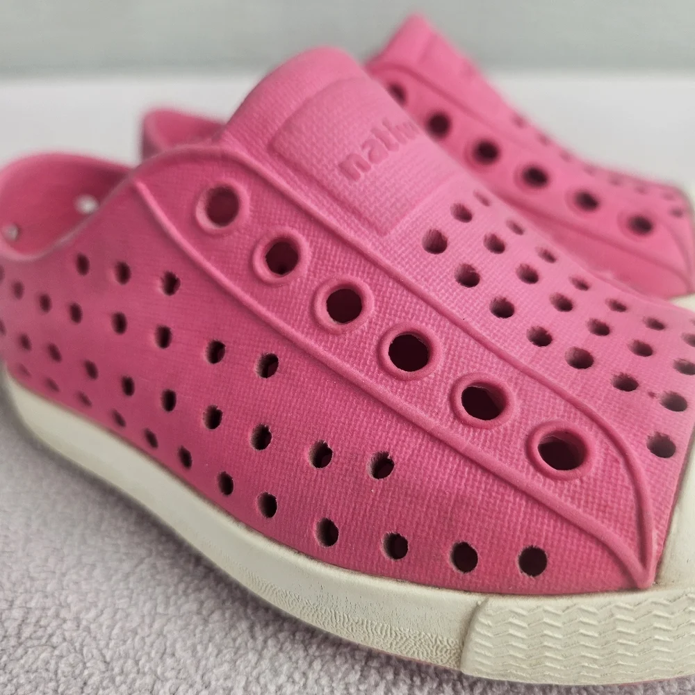 Native Jefferson Pink White Girl SZ C6 Slip-On Water Shoes